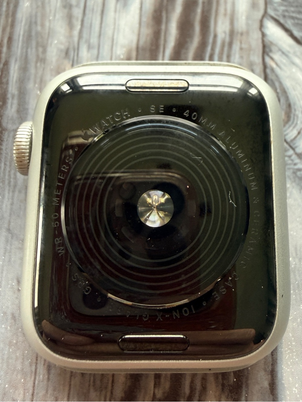 Apple Watch SE 40mm, silver aluminum case, abyss blue sport band - Picture 7 of 9